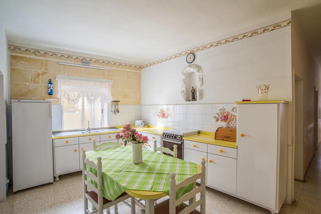 Ta' Karmni Apartamento Marsalforn Exterior foto